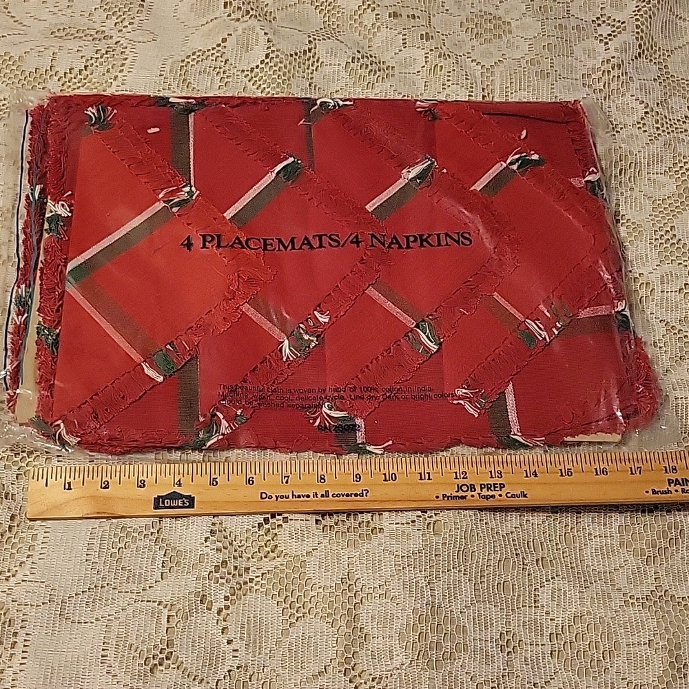 Dillard's Placemat/Napkin Set